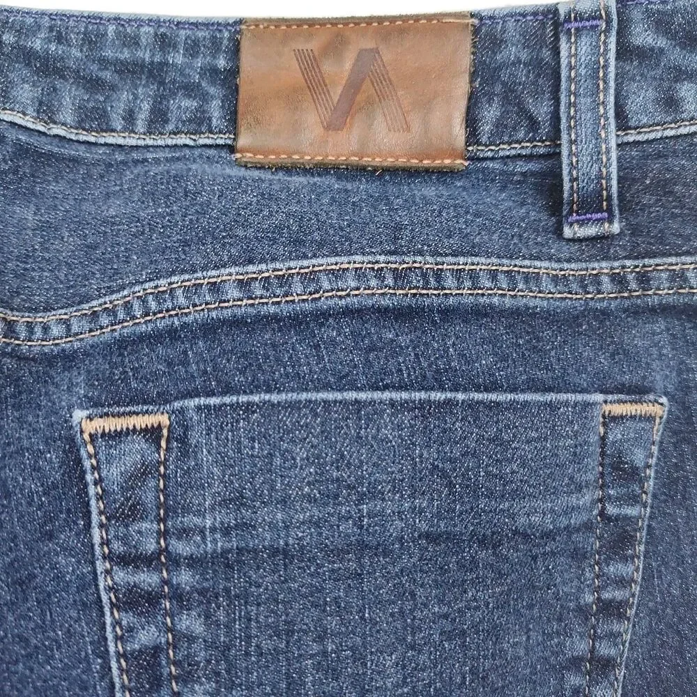 Victor Alfaro women's bootcut jeans, size 10, dark wash blue‎